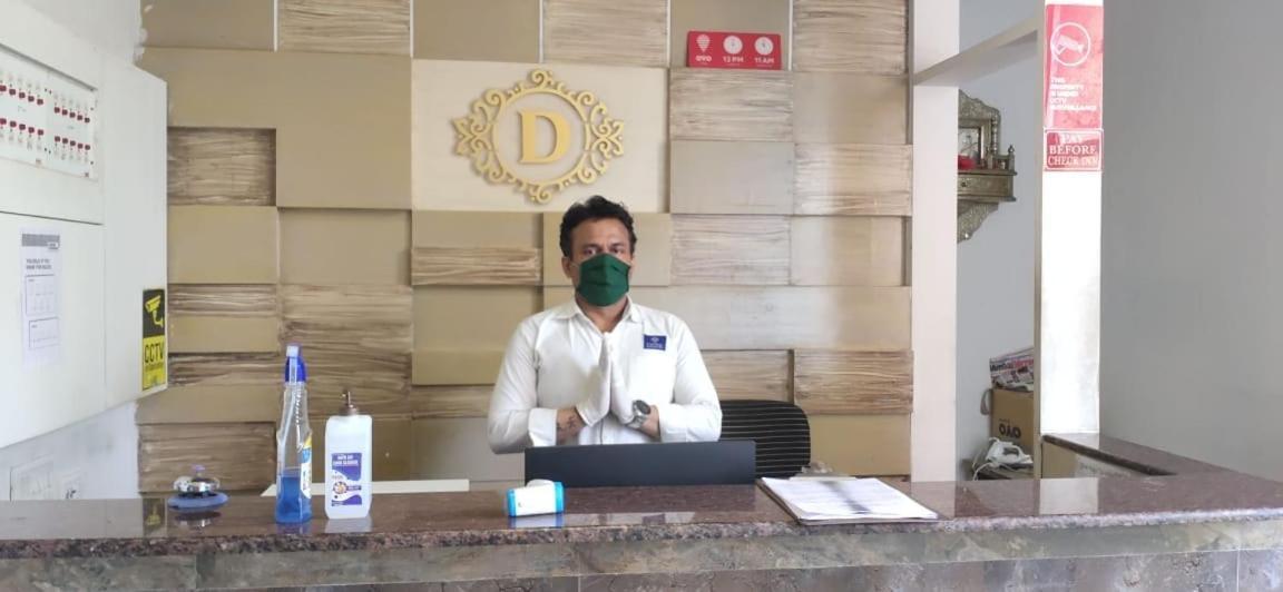 Super Hotel O Divine Residency Near Phoenix Marketcity Bombaim Exterior foto