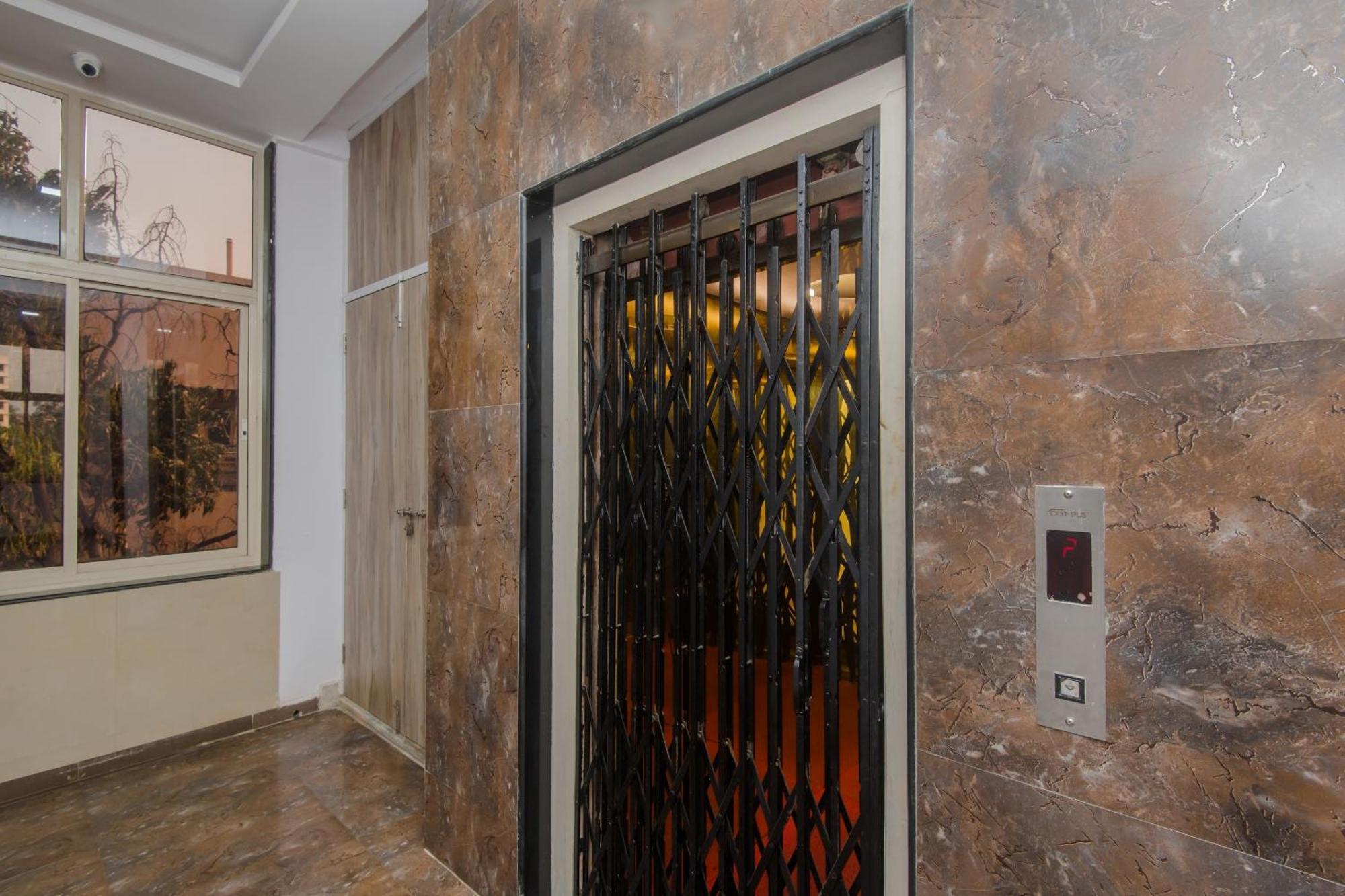 Super Hotel O Divine Residency Near Phoenix Marketcity Bombaim Exterior foto