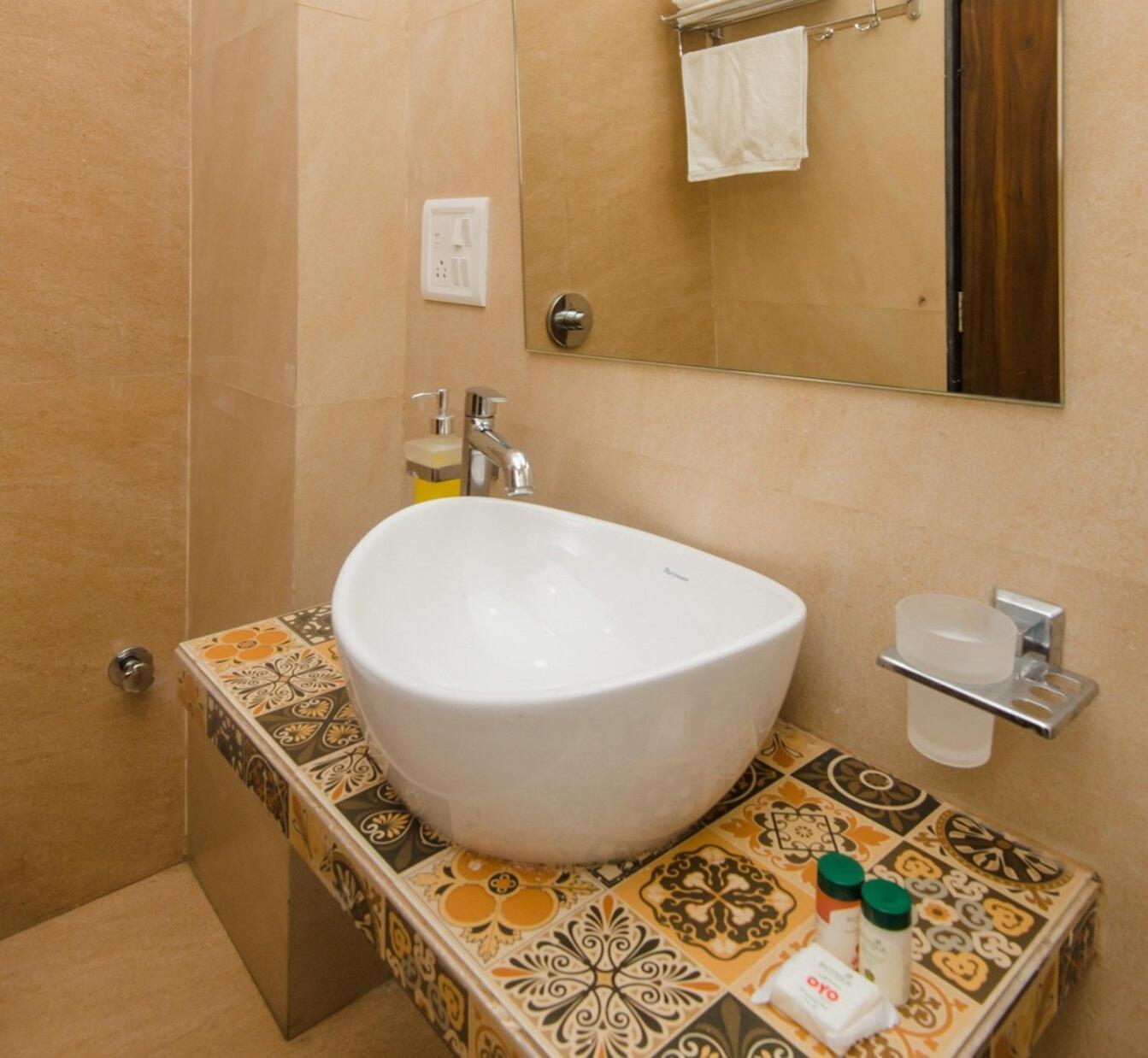 Super Hotel O Divine Residency Near Phoenix Marketcity Bombaim Exterior foto